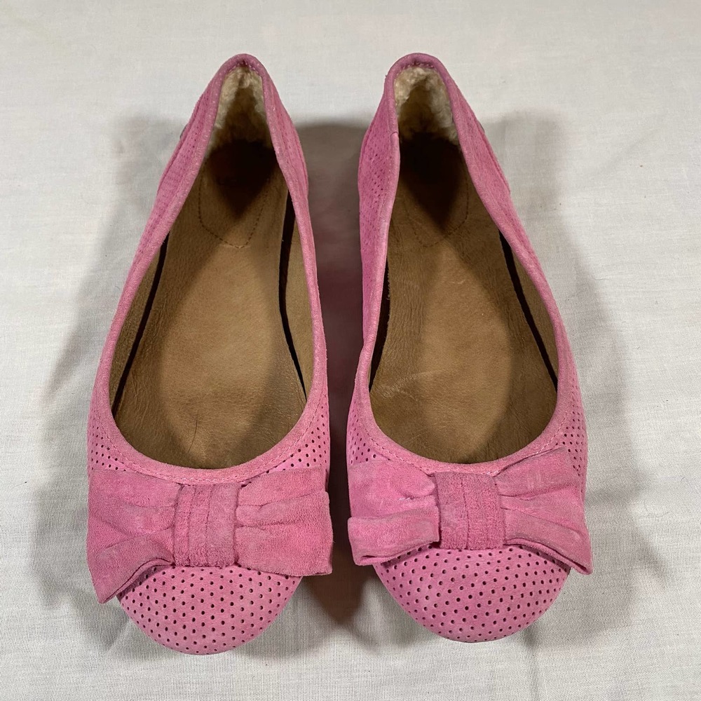 Uggs Rohen Perf Flats Womens 8 1/2 Slip On Shoes Pink Bows Leather 1004867